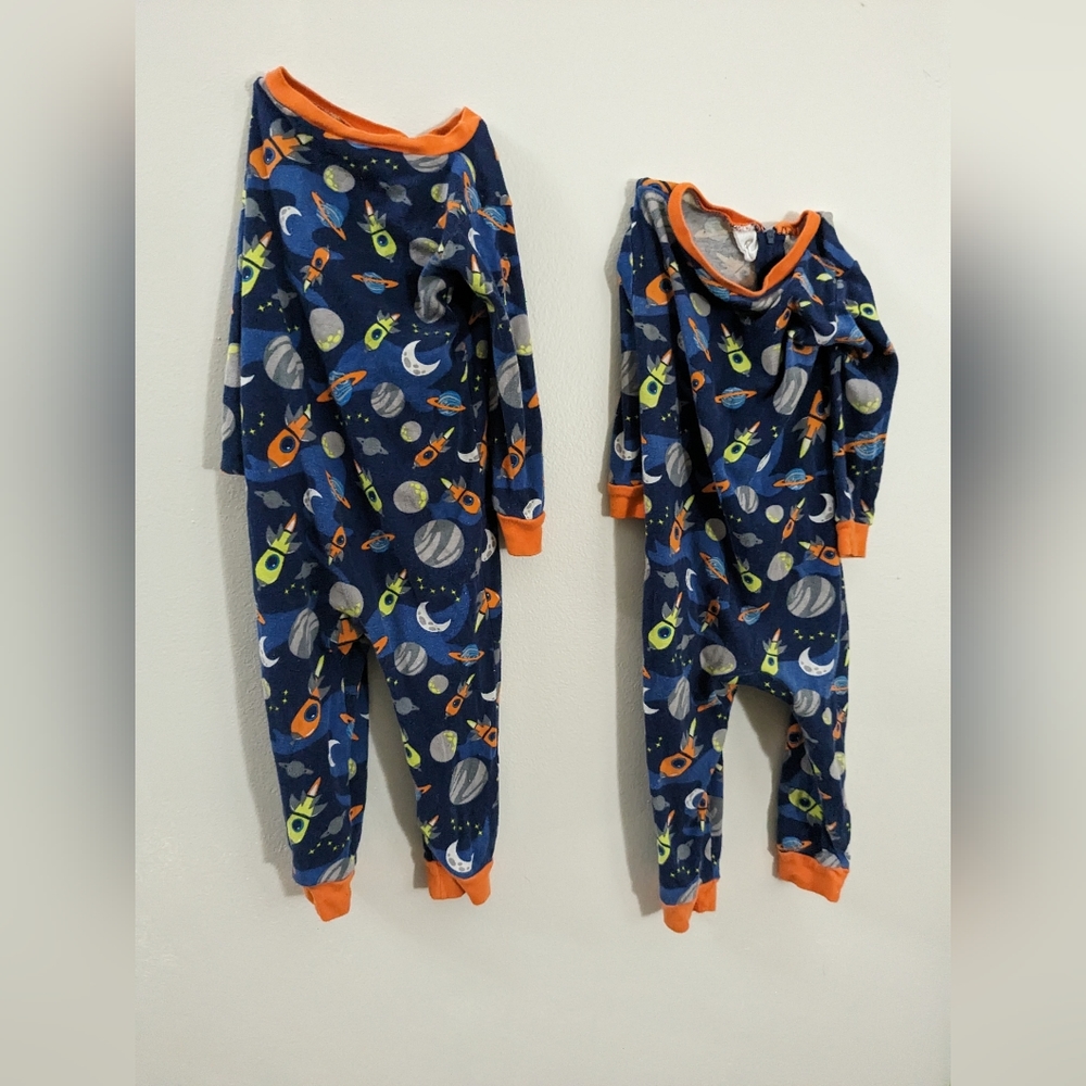 Simple joys caters 18 month  2 set pjs